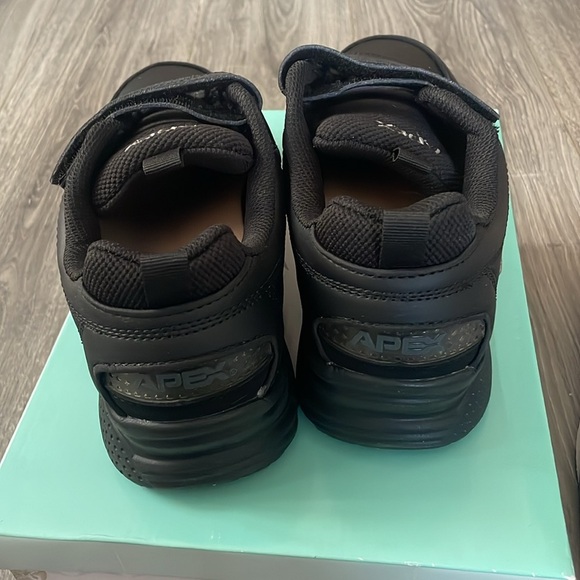 Men’s Apex Sneakers Size 8 X-Wide NIB - Picture 3 of 7